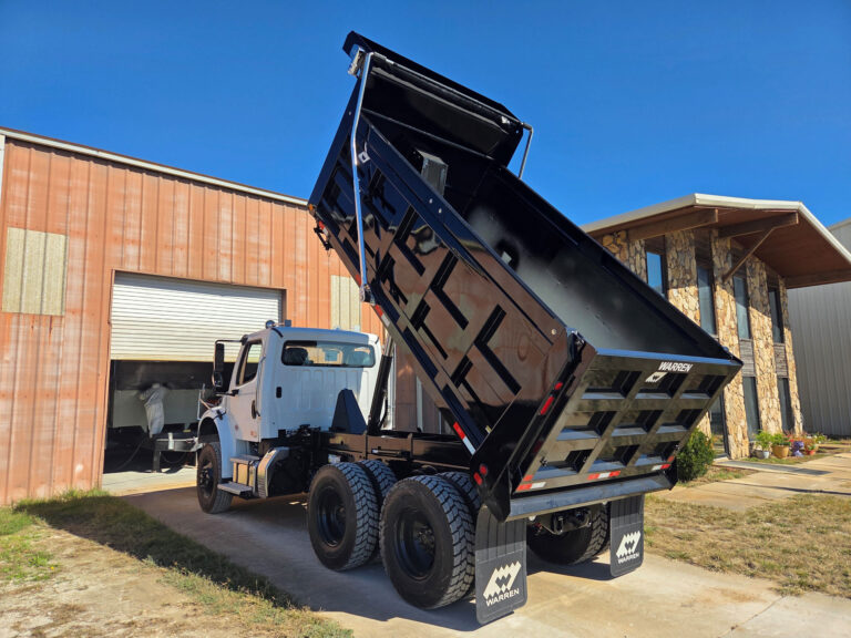 Freightliner truck with 14-foot Warren bed for Pasadena
